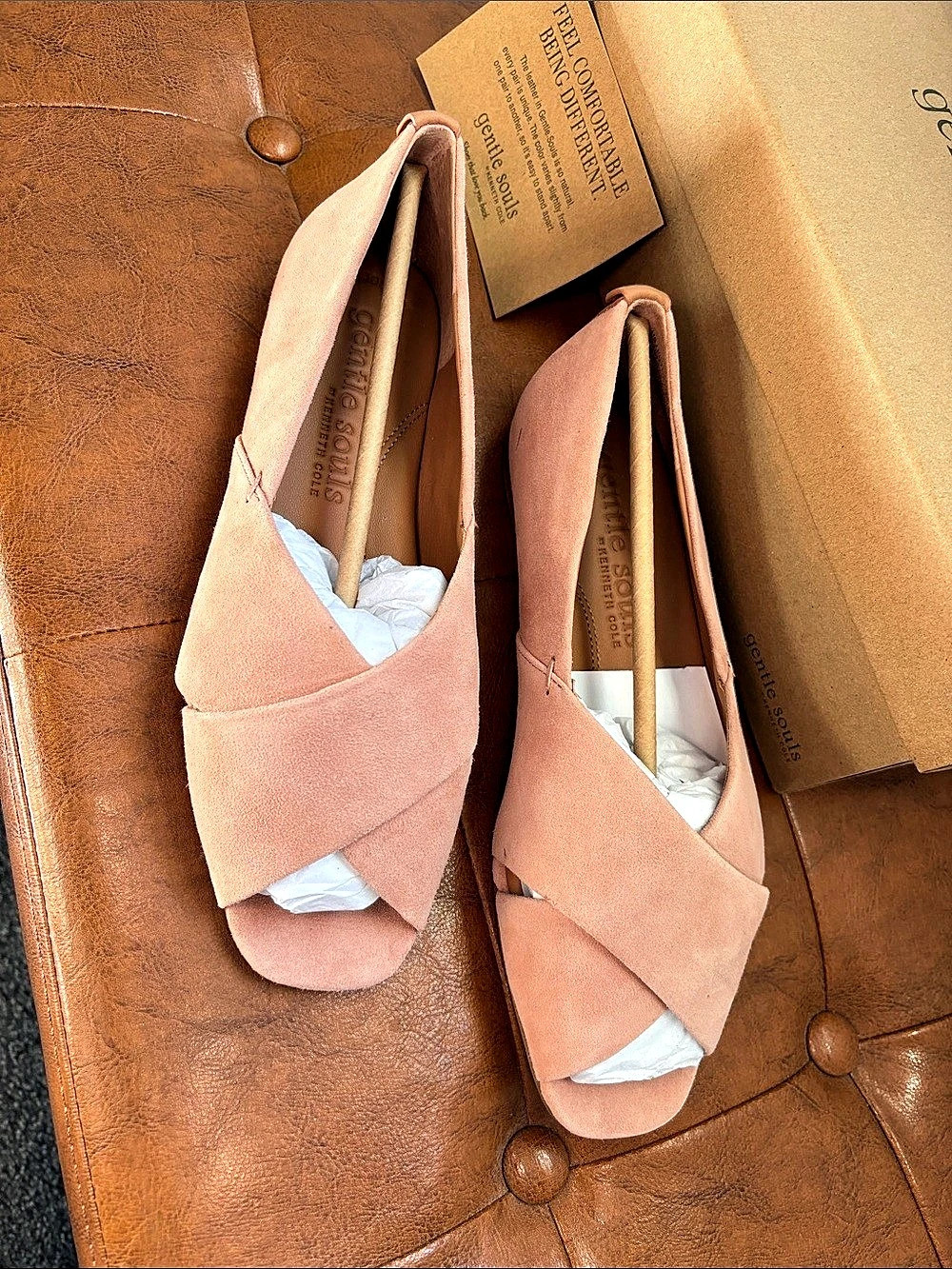 gentle souls Whoebe Cross Strap Sandals in Mocha Suede US 7 New